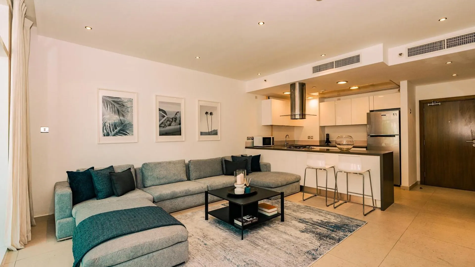 The Dockside Retreat Stunning 2Br In Al Bandar location